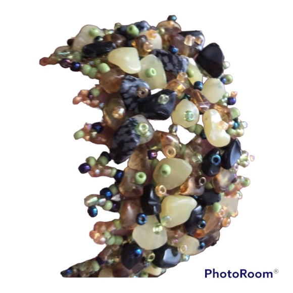 Fun Green and Blue Beaded Bracelet - Picture 3 of 3